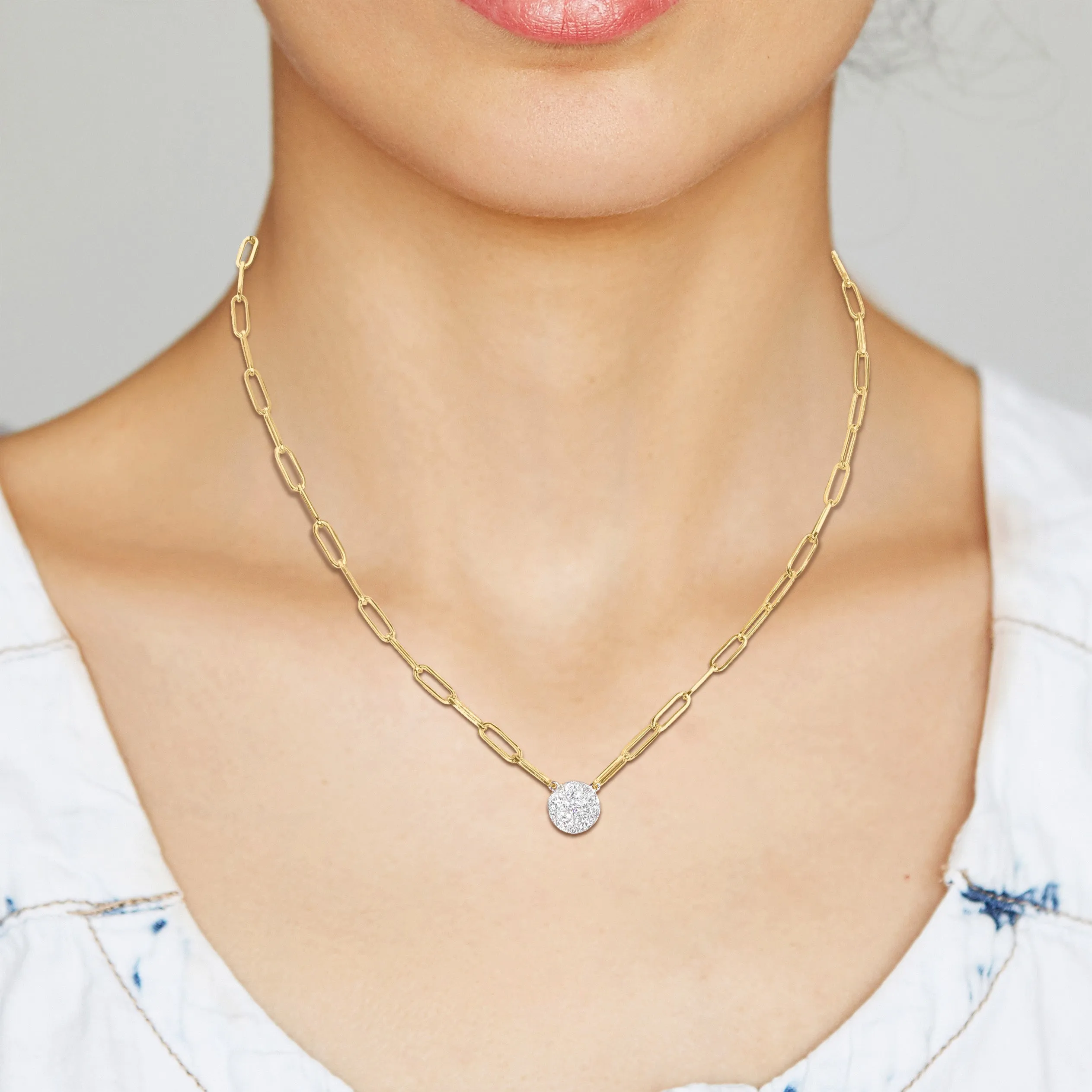 1 CT TW Diamond Cluster Pendant In 14K White Gold