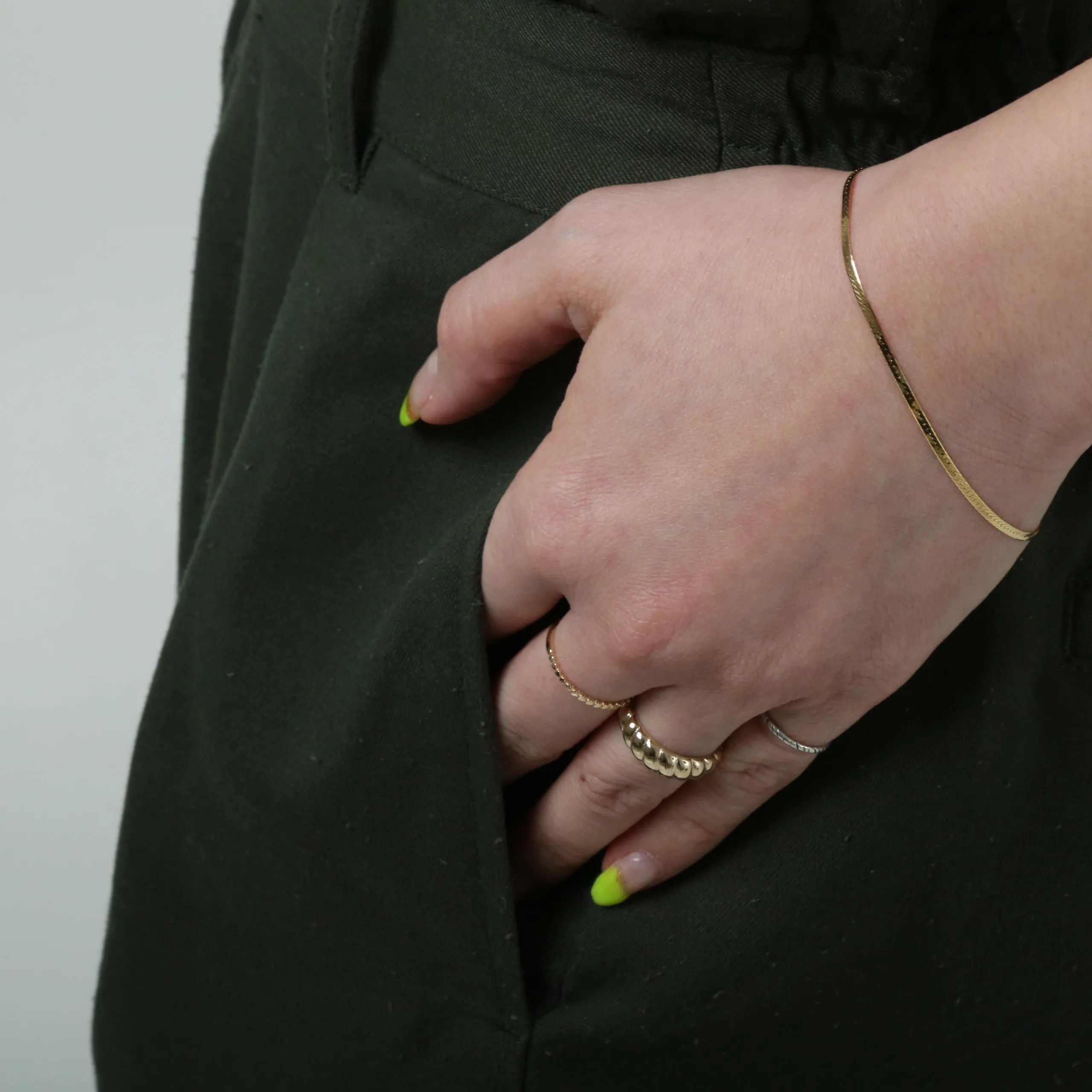 14K Gold Thin Serpentina Bracelet