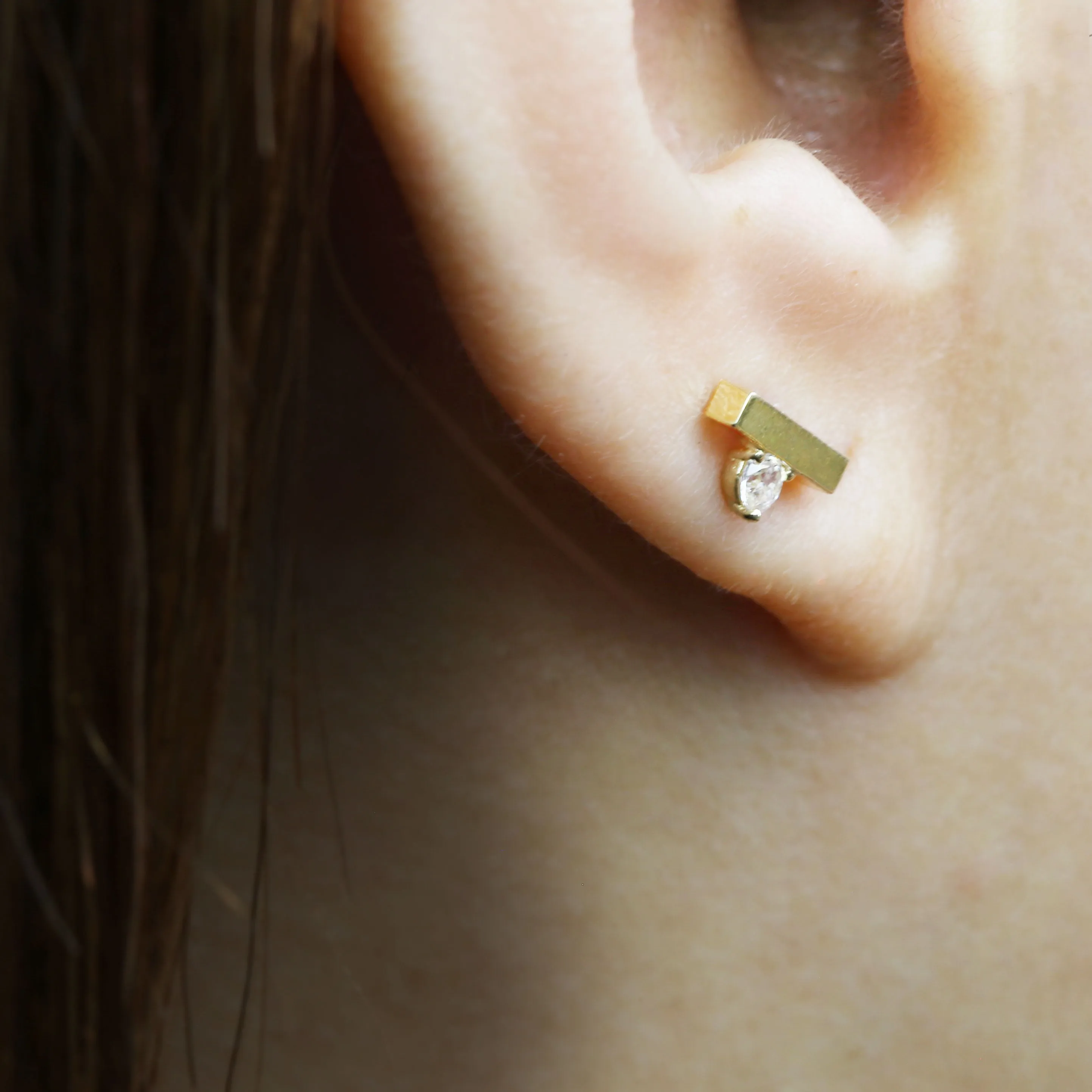 14k Solid Gold Bar CZ Point Bar Stud Earring