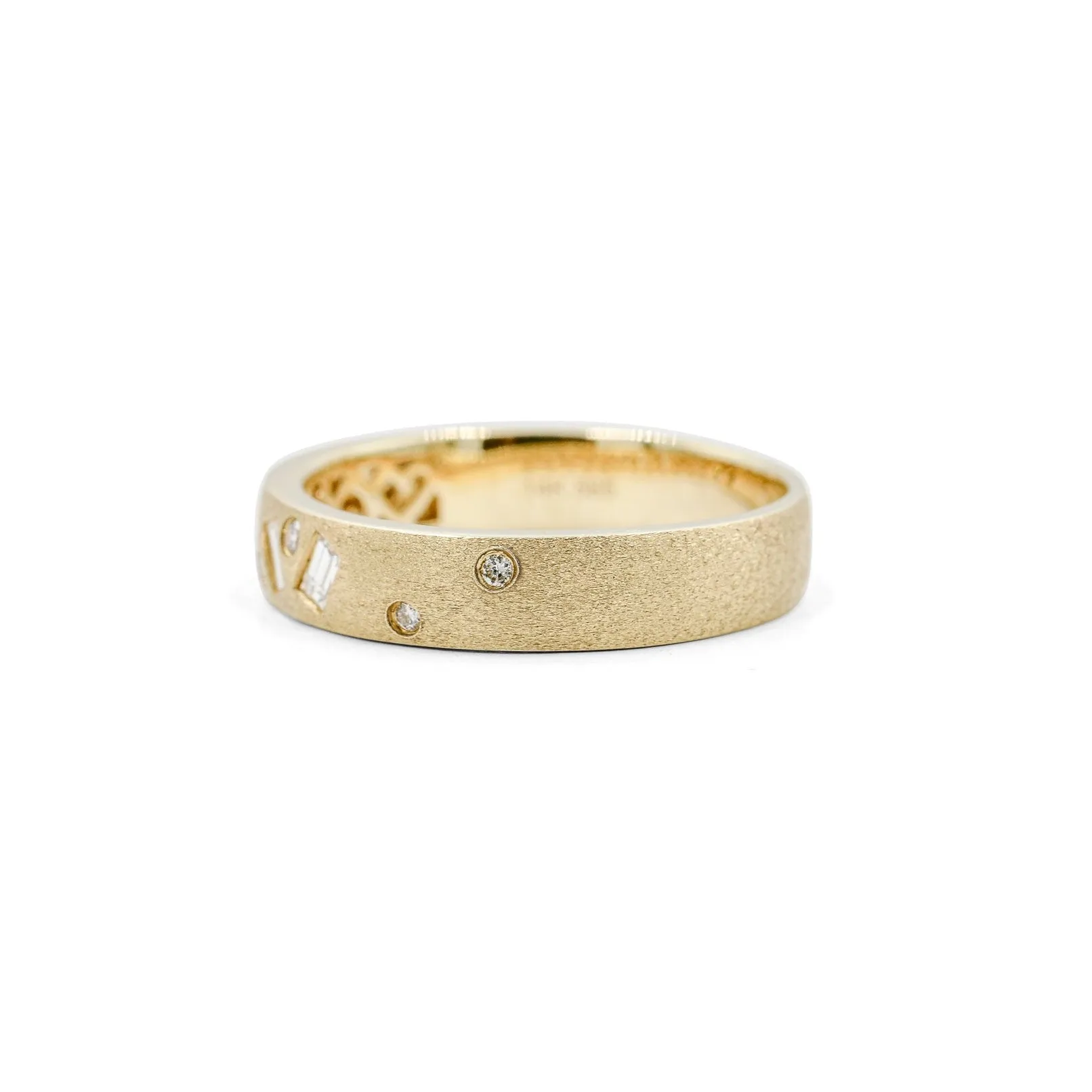 14ky .25ctw Round & Baguette Burnish Band