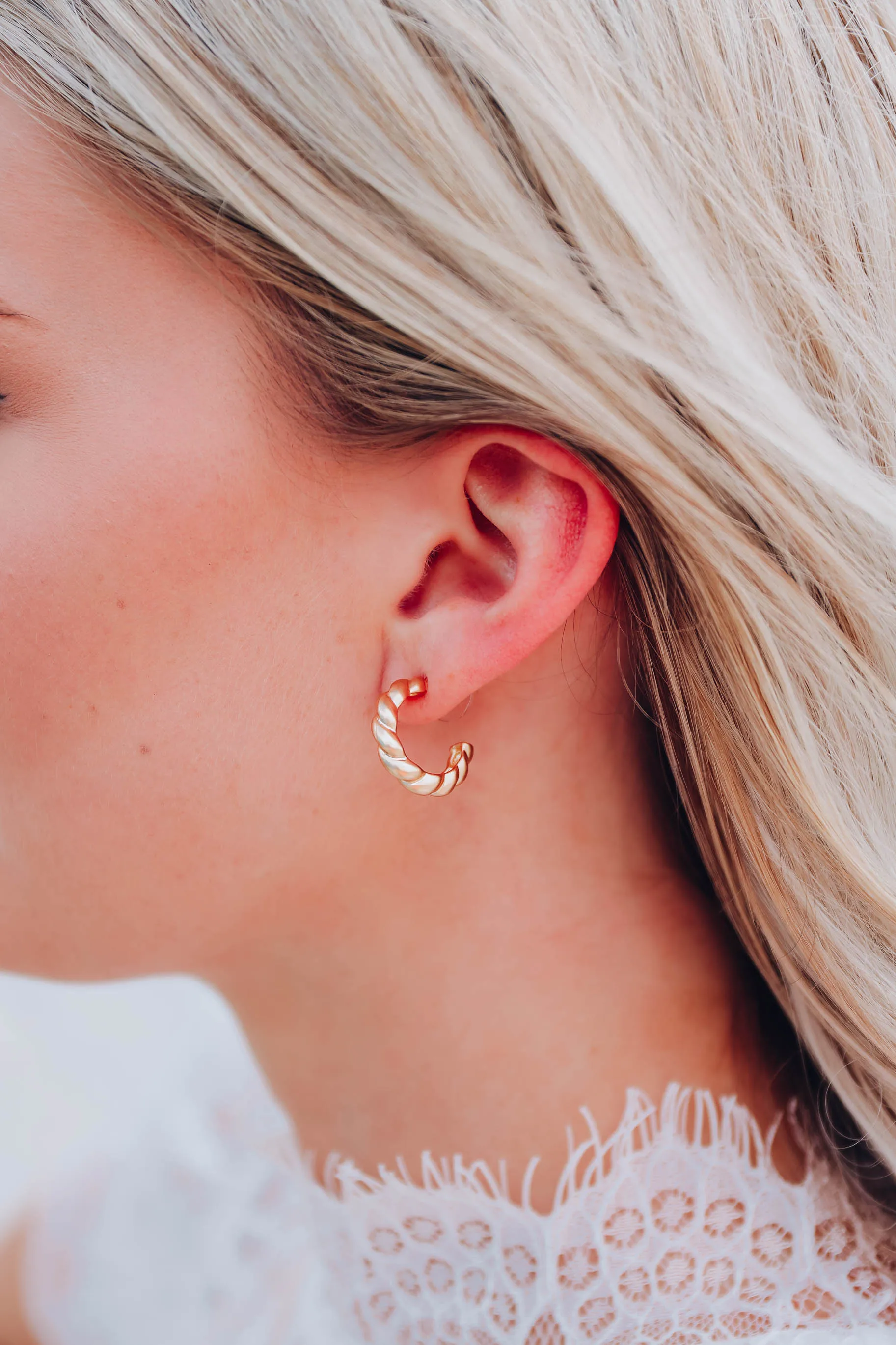 Andrea Twisted Hoop Earrings - Gold