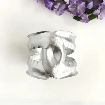 Artifact Cuff