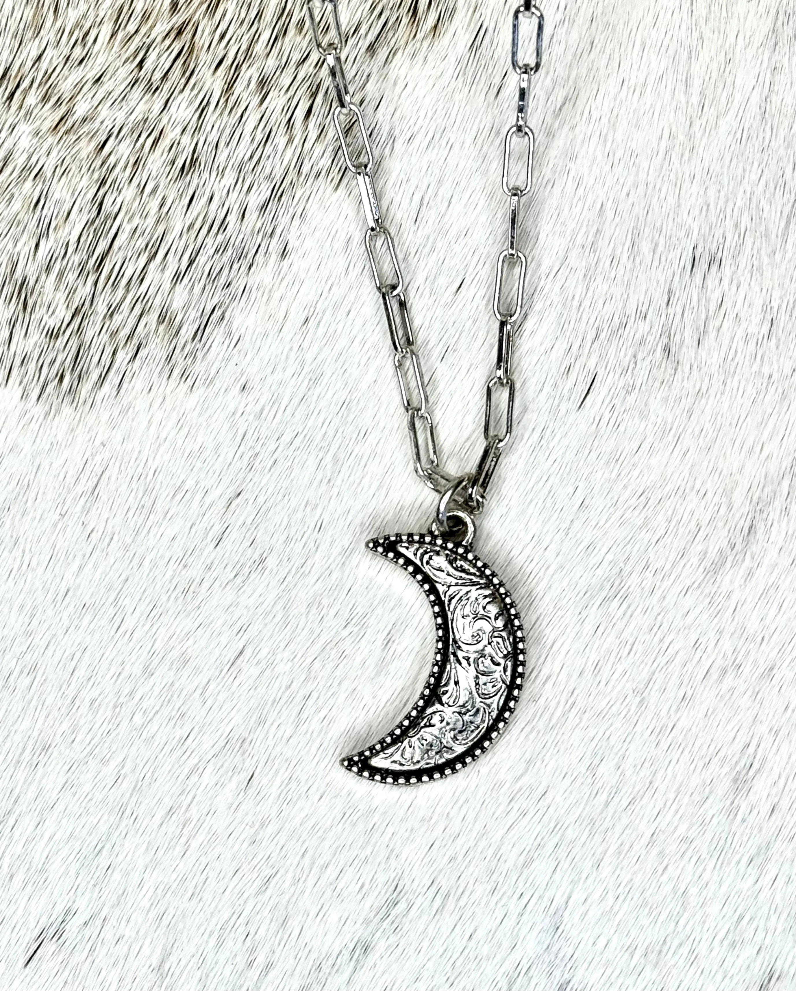 BAD MOON RISING