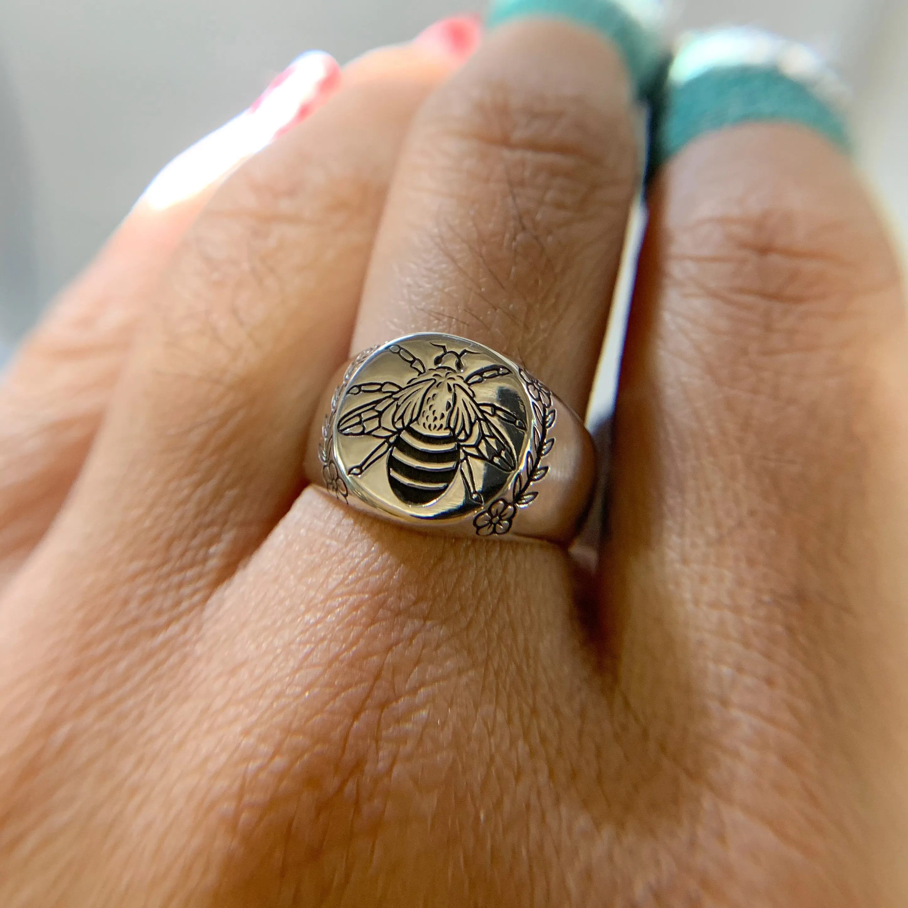 Bee Wreath Signet