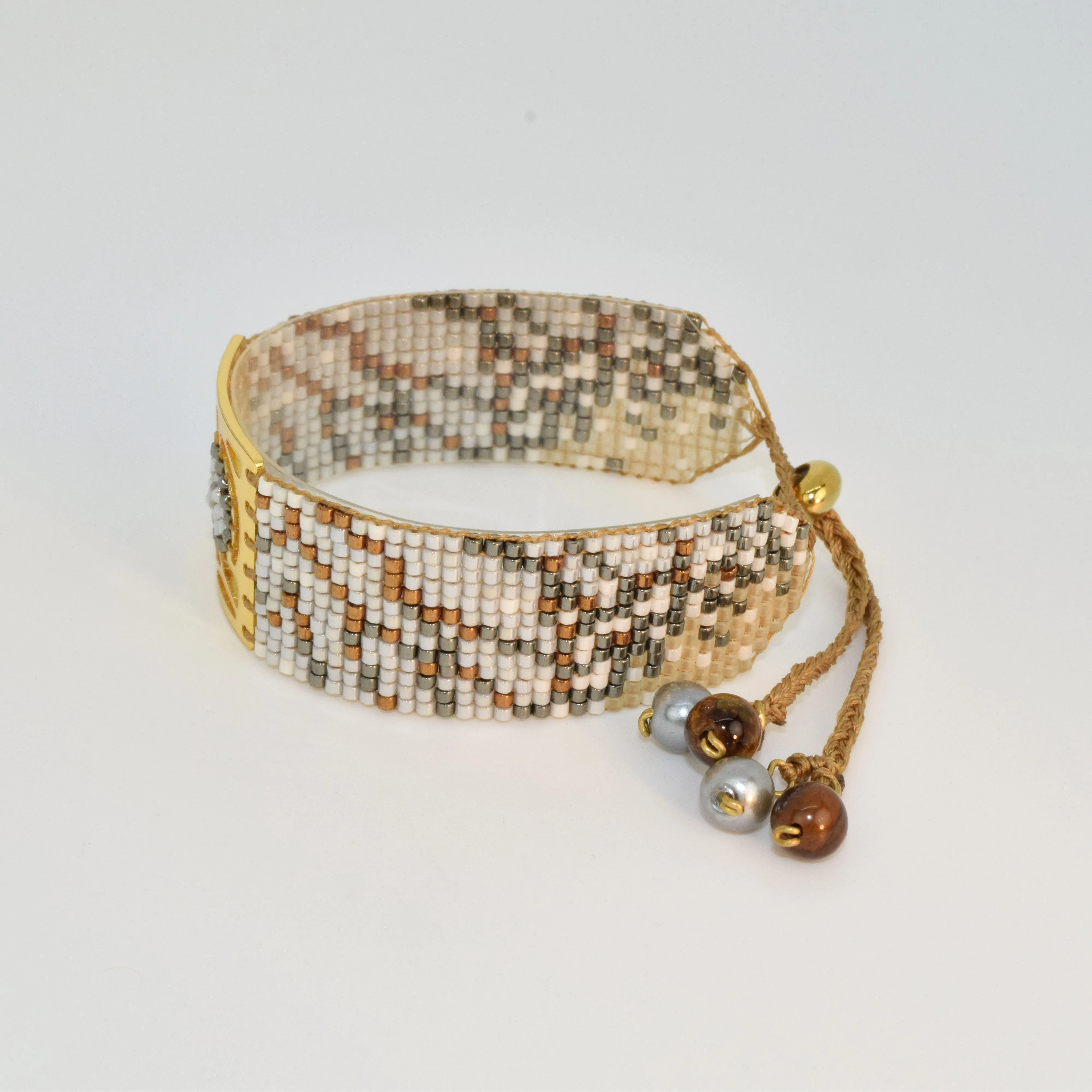BUTTERFLY BRACELET IN GOLD PEARL WHITE AND LIGHT GRAY