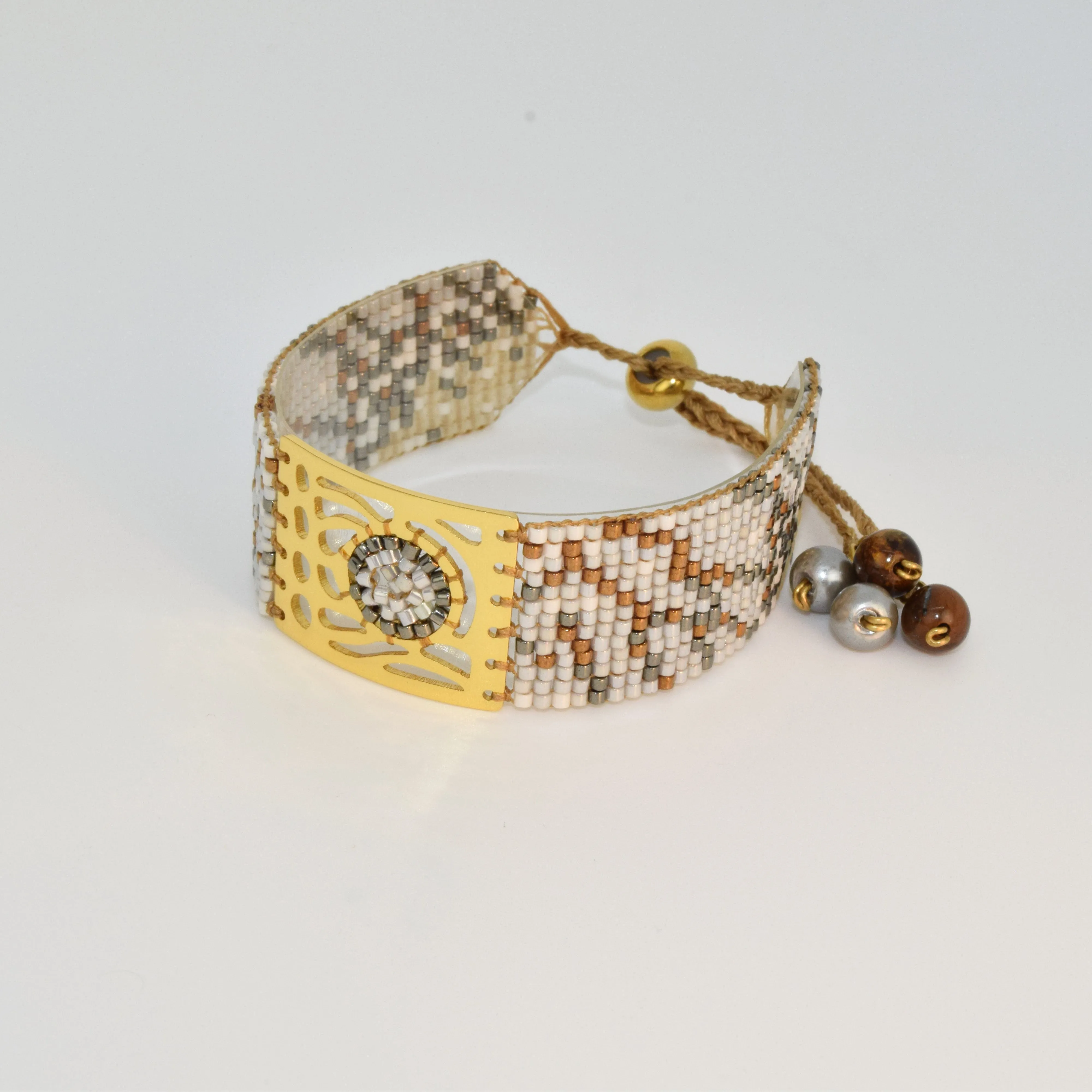 BUTTERFLY BRACELET IN GOLD PEARL WHITE AND LIGHT GRAY