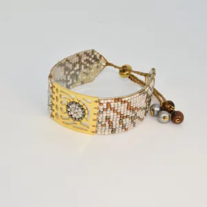 BUTTERFLY BRACELET IN GOLD PEARL WHITE AND LIGHT GRAY
