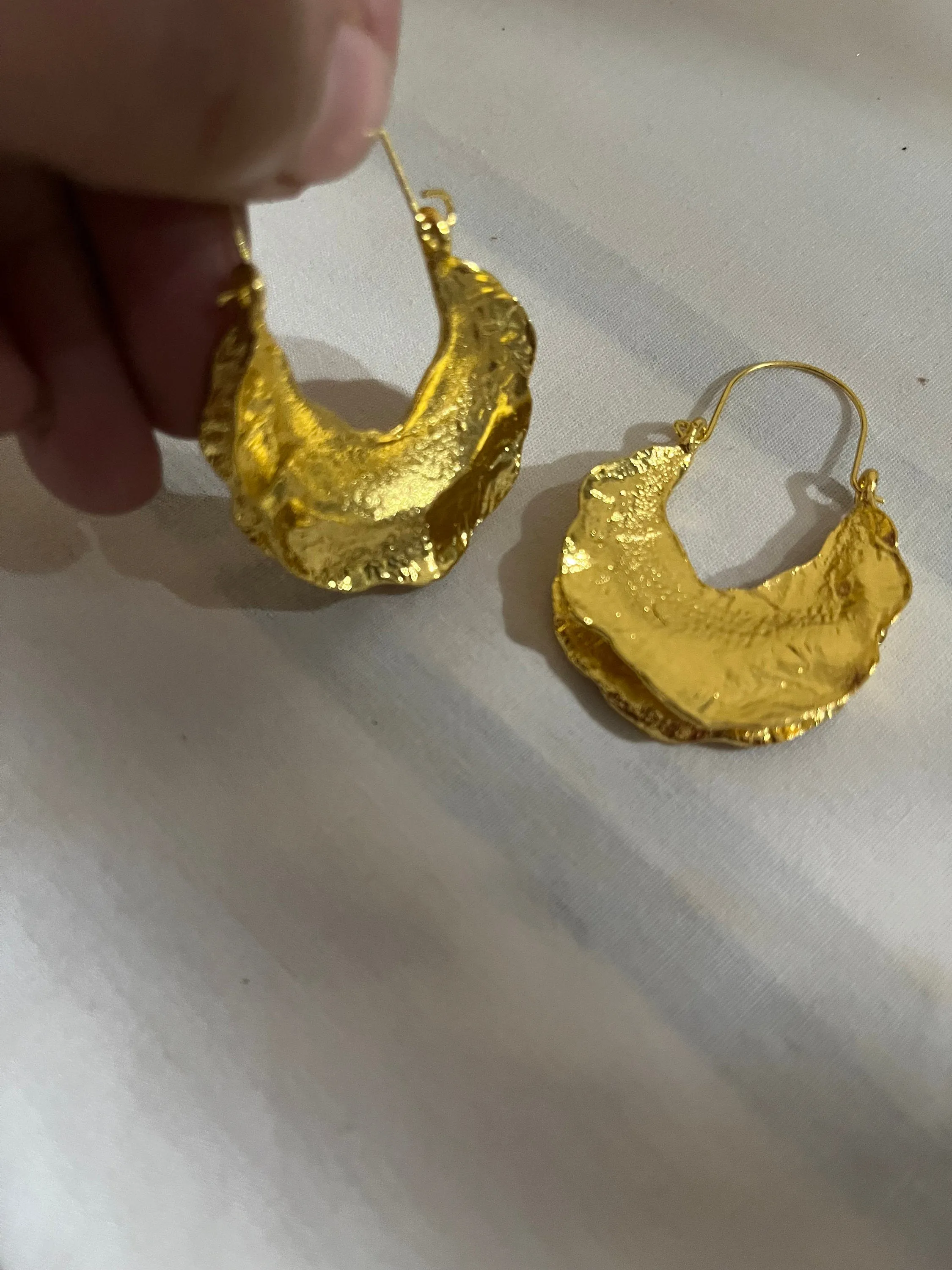 Chunky gold hoops , big vintage style gold earring , chunky gold earring , geometric gold earring ,