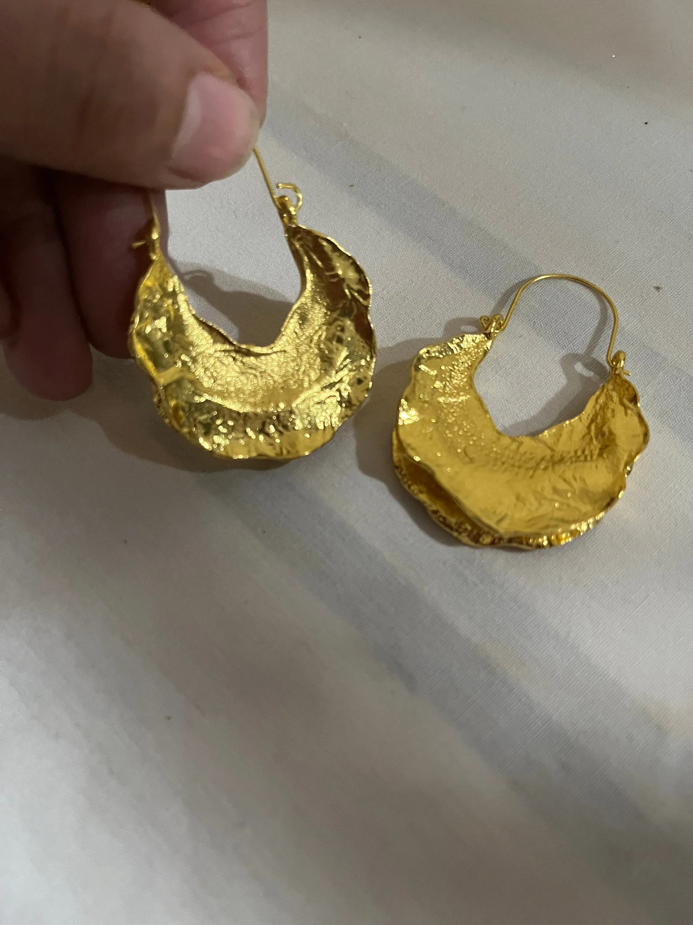 Chunky gold hoops , big vintage style gold earring , chunky gold earring , geometric gold earring ,