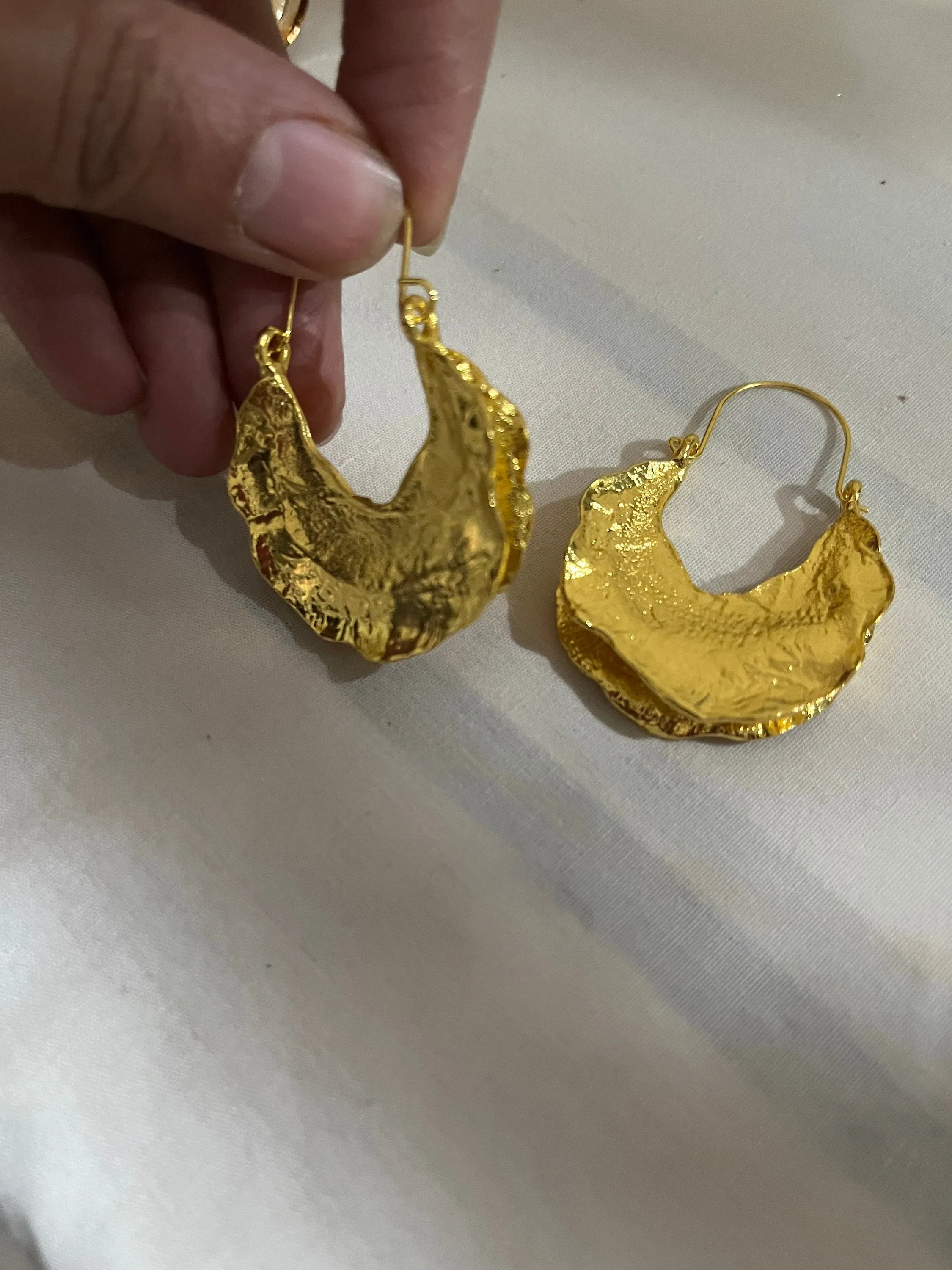 Chunky gold hoops , big vintage style gold earring , chunky gold earring , geometric gold earring ,