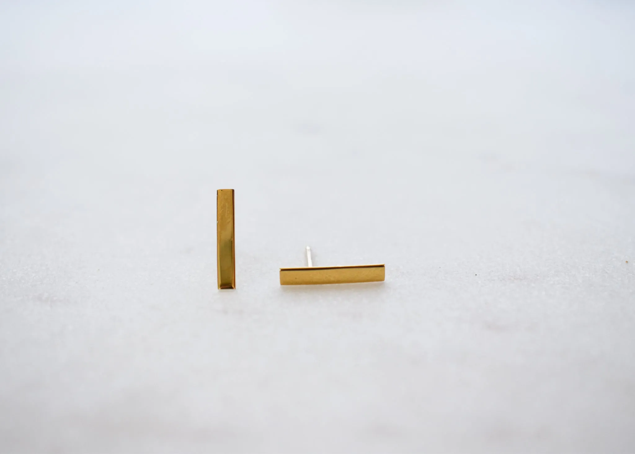 CLASSIC FLAT BAR YELLOW GOLD EARRINGS