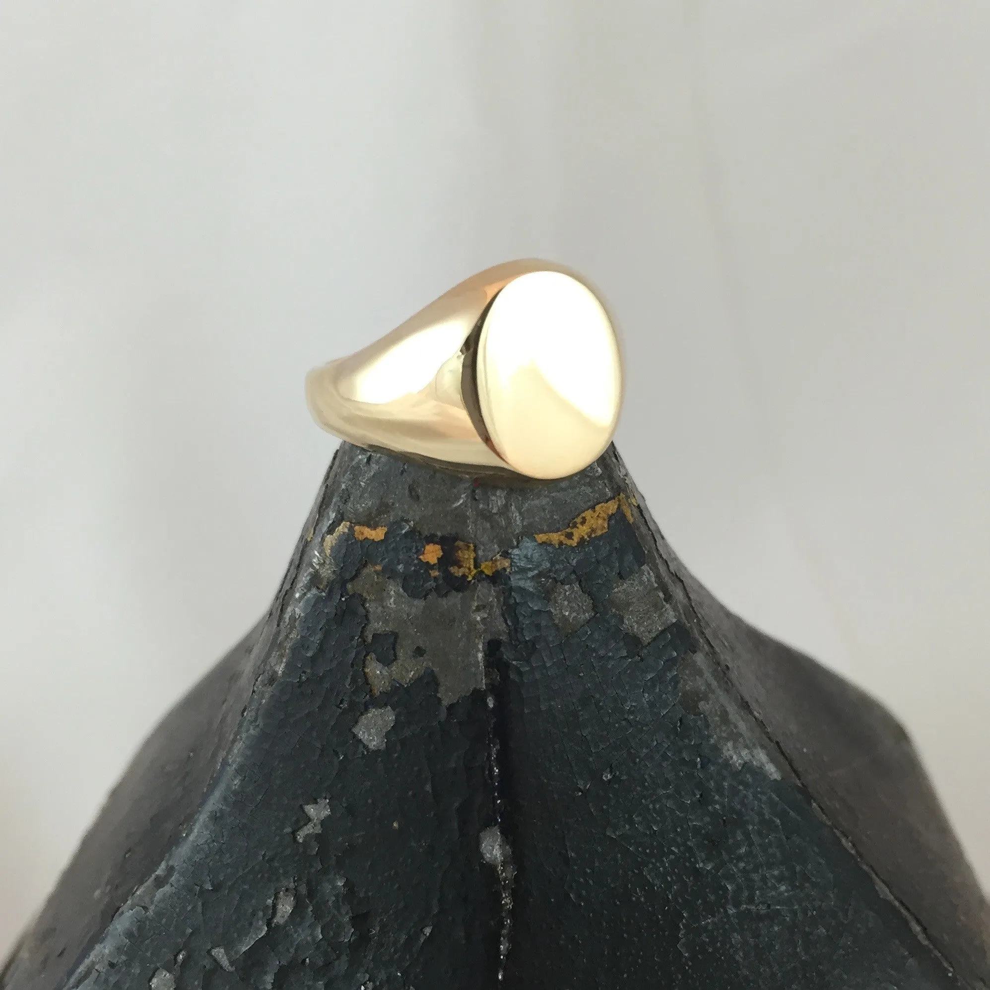 Classic Oval 11mm x 9mm - 9 Carat Yellow Gold Signet Ring