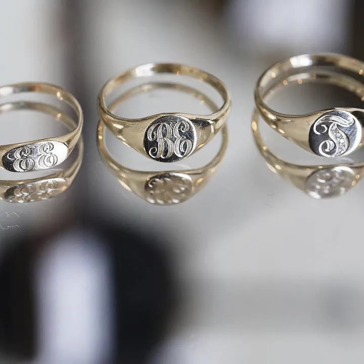 Classic Signet Ring