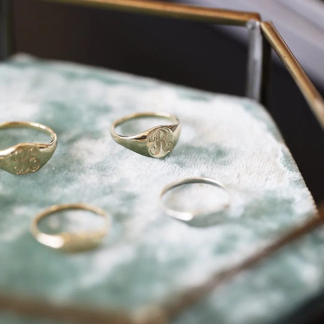 Classic Signet Ring