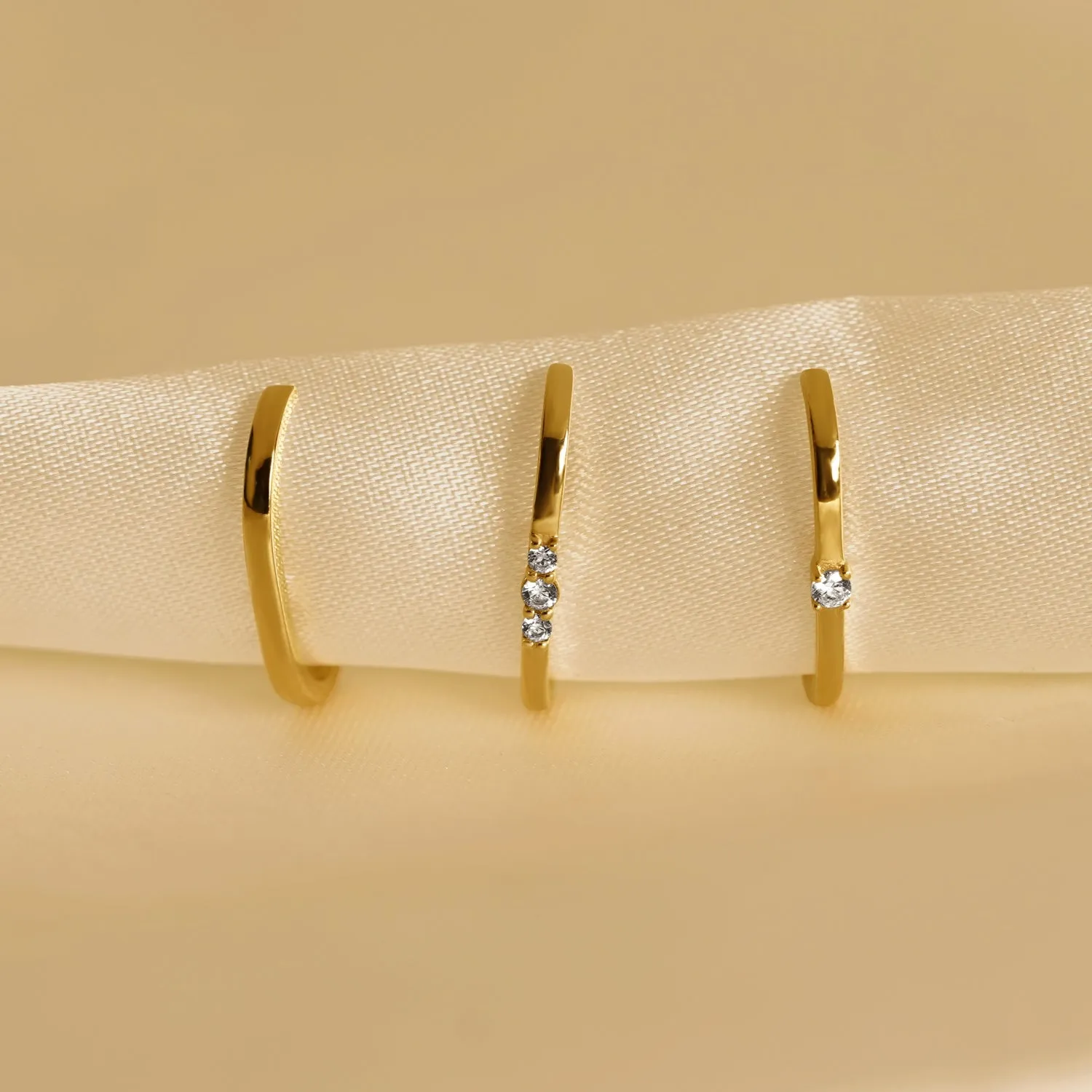 Curved Bar Stud Earrings