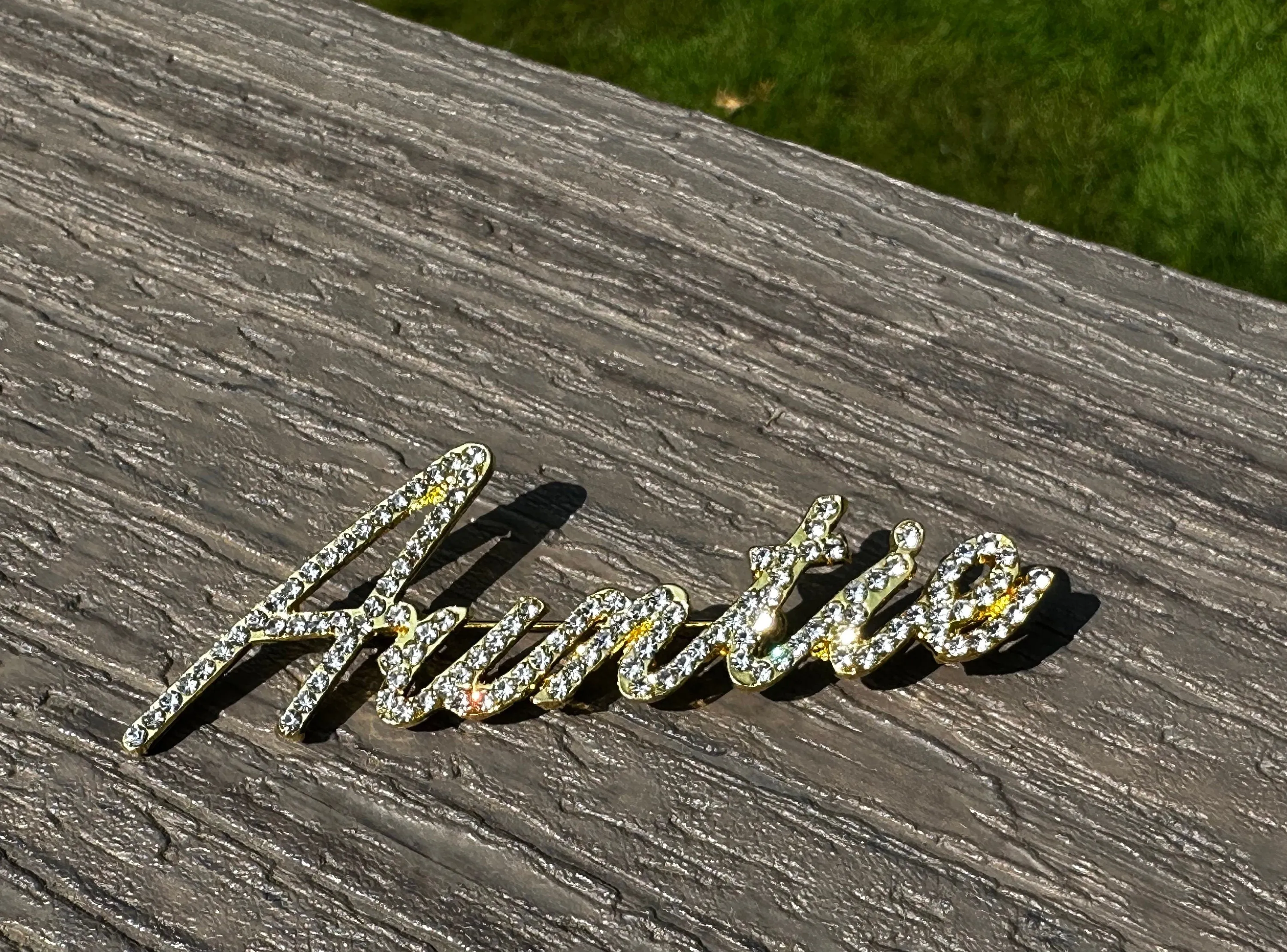 Custom script Auntie Aunt Mothers Day Birthday Gift New jewelry brooch rhinestone pin 3” GOLD