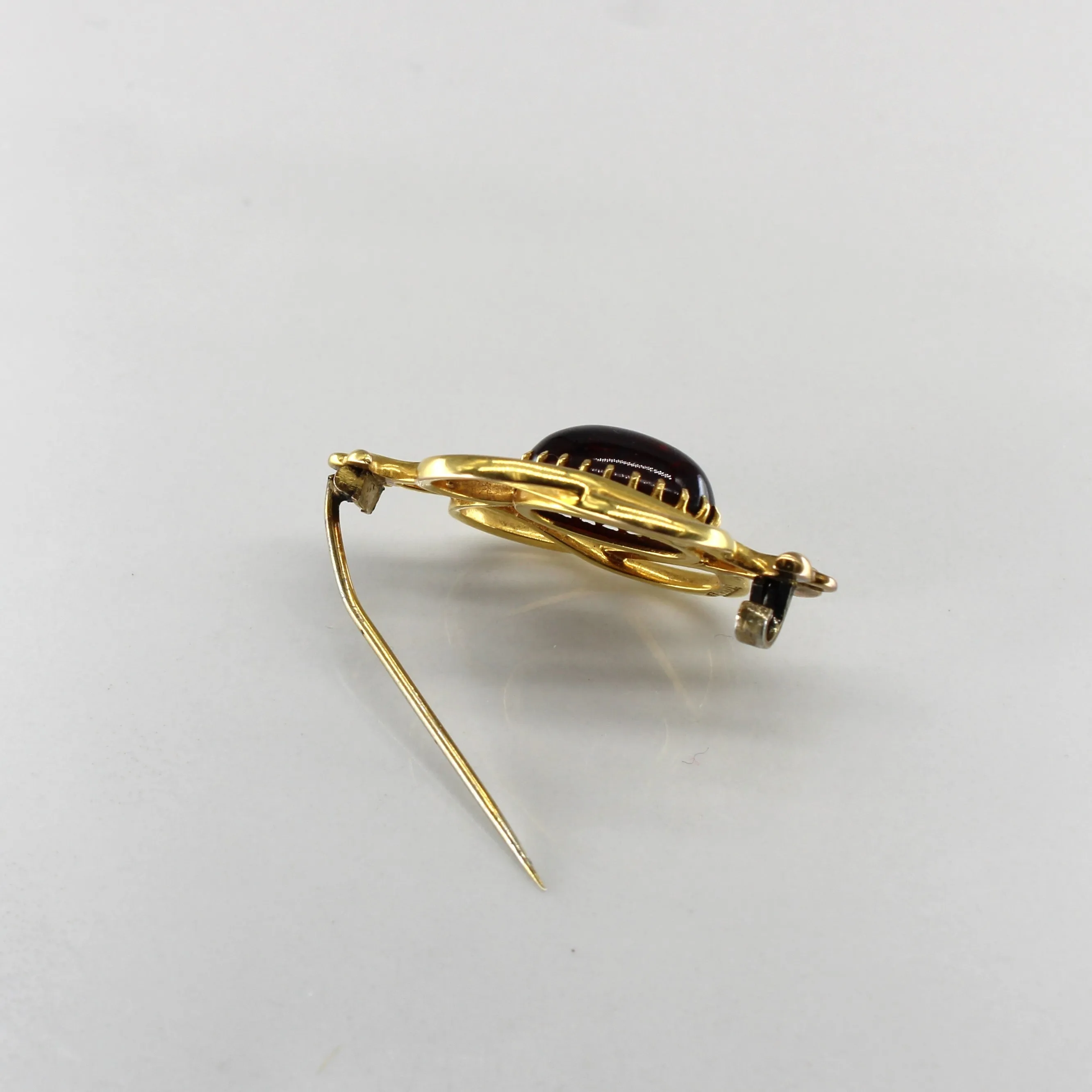 Garnet Cabochon 15k Brooch | 4.0ctw |
