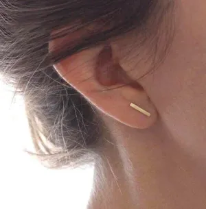 GOLD BAR STUD EARRING