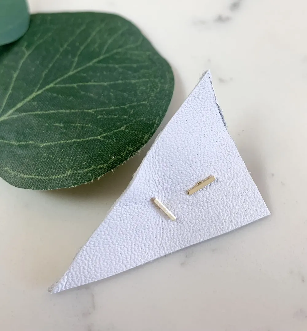 GOLD BAR STUD EARRING