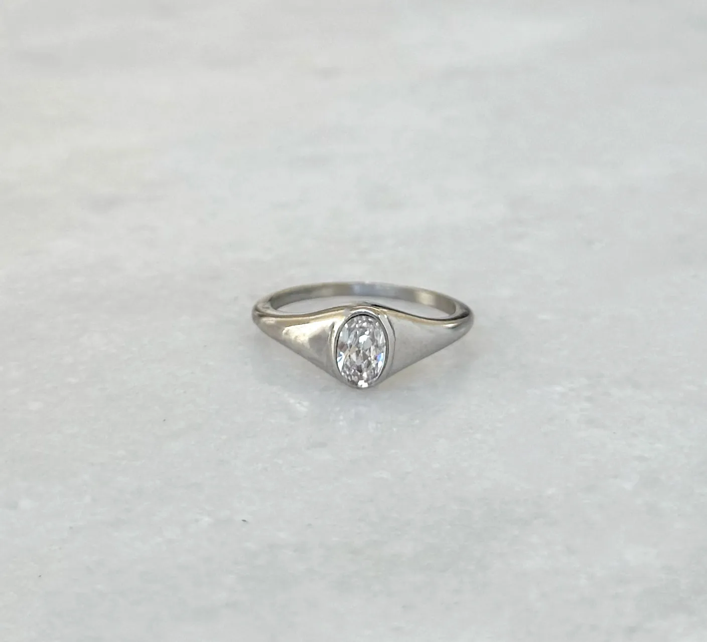 JEANIE SILVER OVAL SIGNET RING