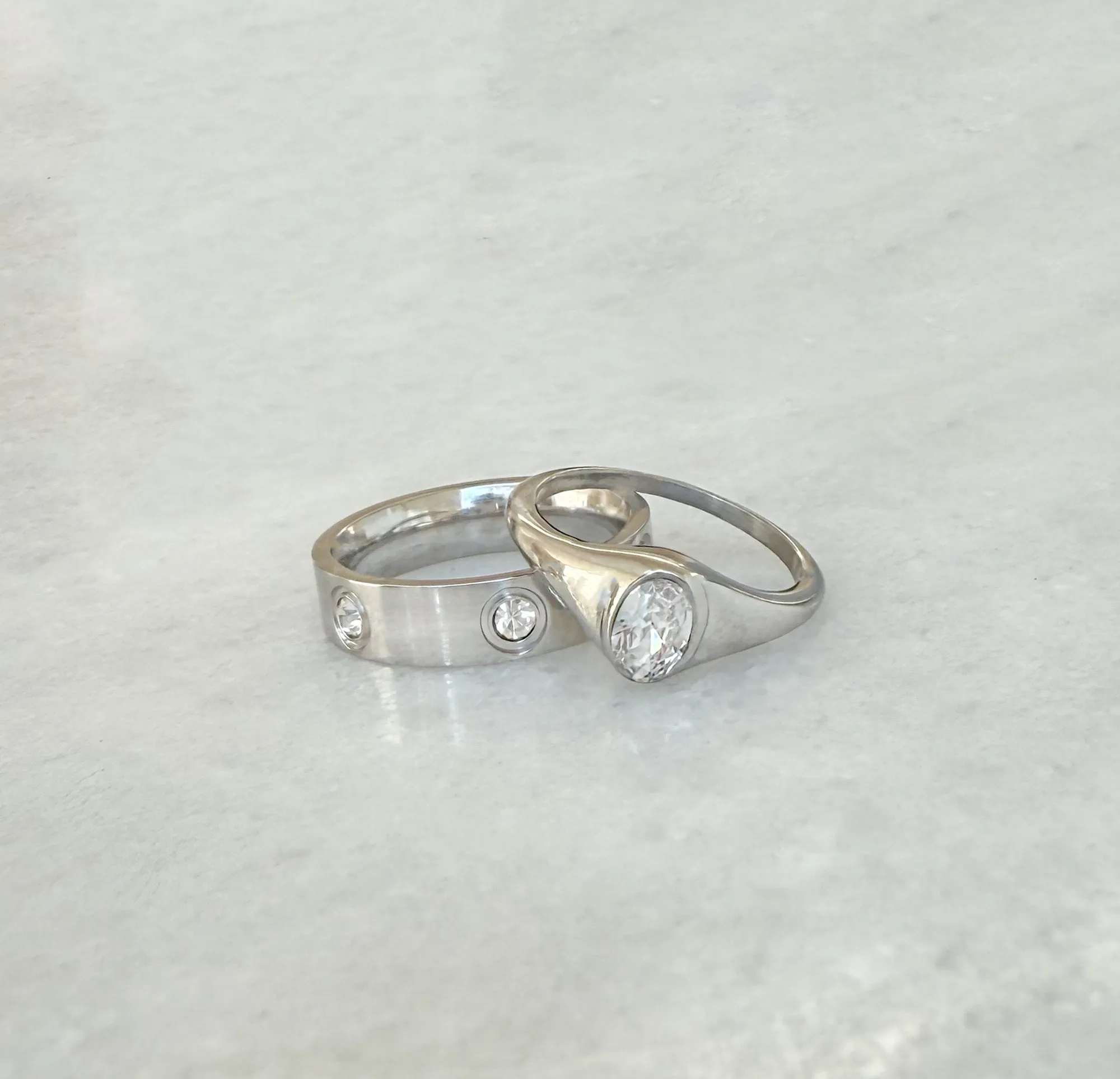 JEANIE SILVER OVAL SIGNET RING