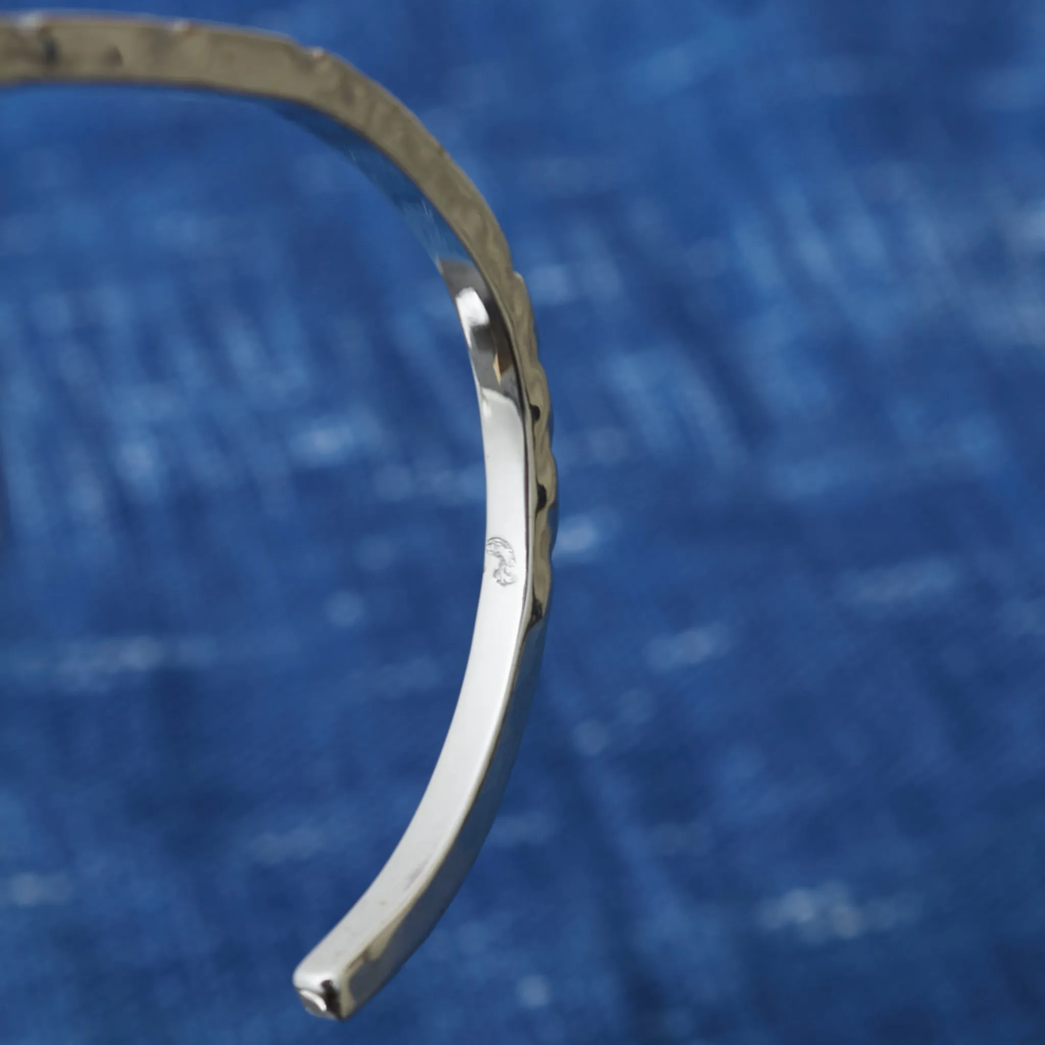 Larry Smith BR-0126 Extra Thin Square Bangle