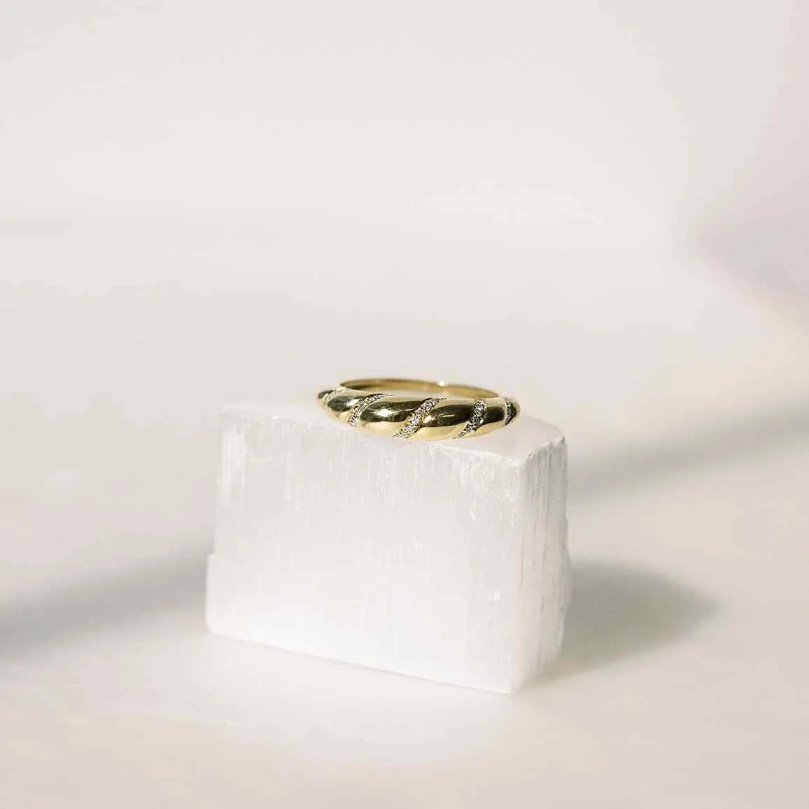 Lune Ring