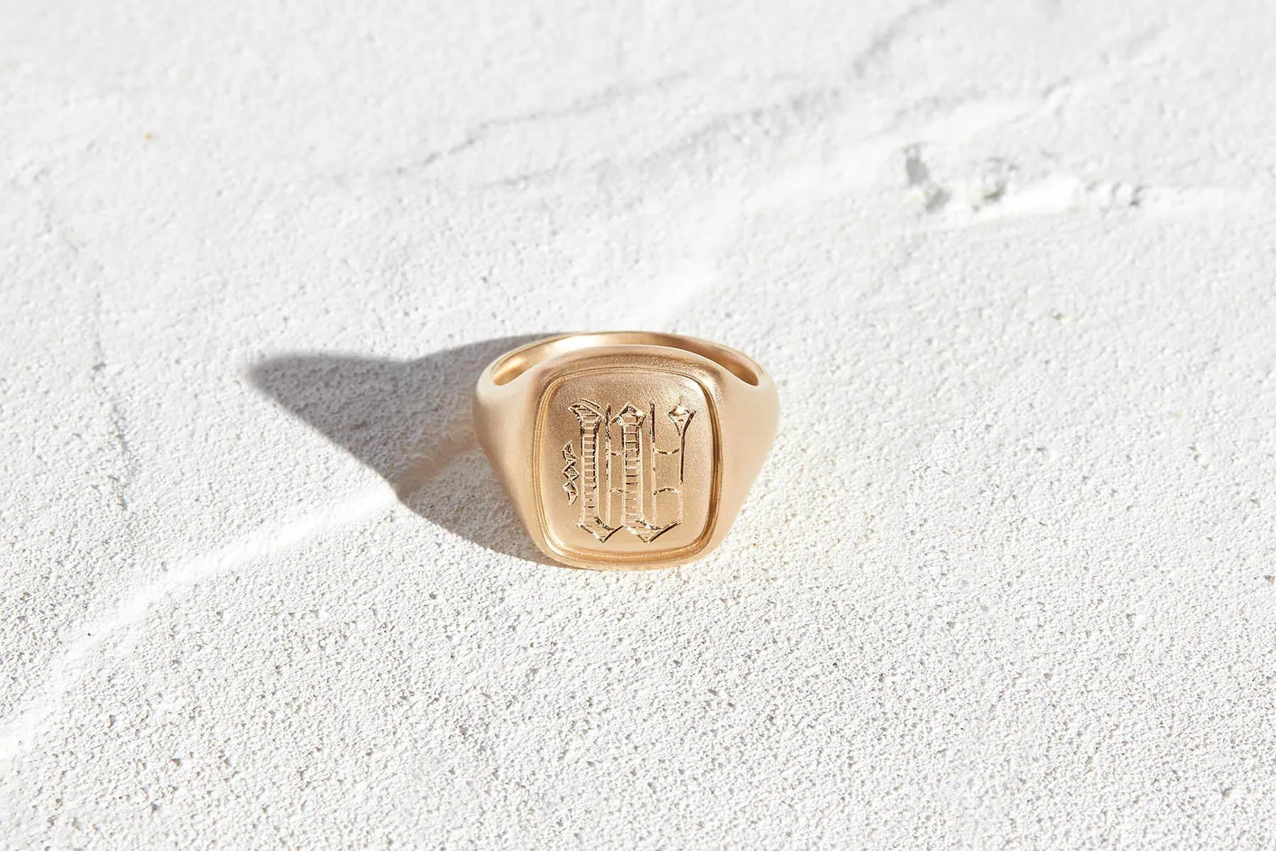 Men's Cushion Signet Ring in Yellow Gold