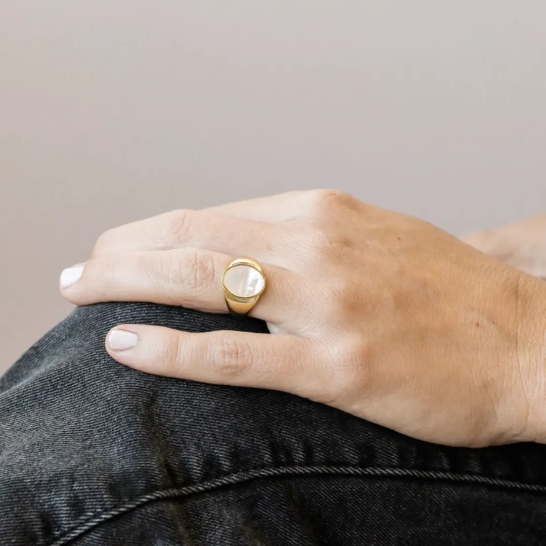Mother of Pearl Signet Ring, Size 8