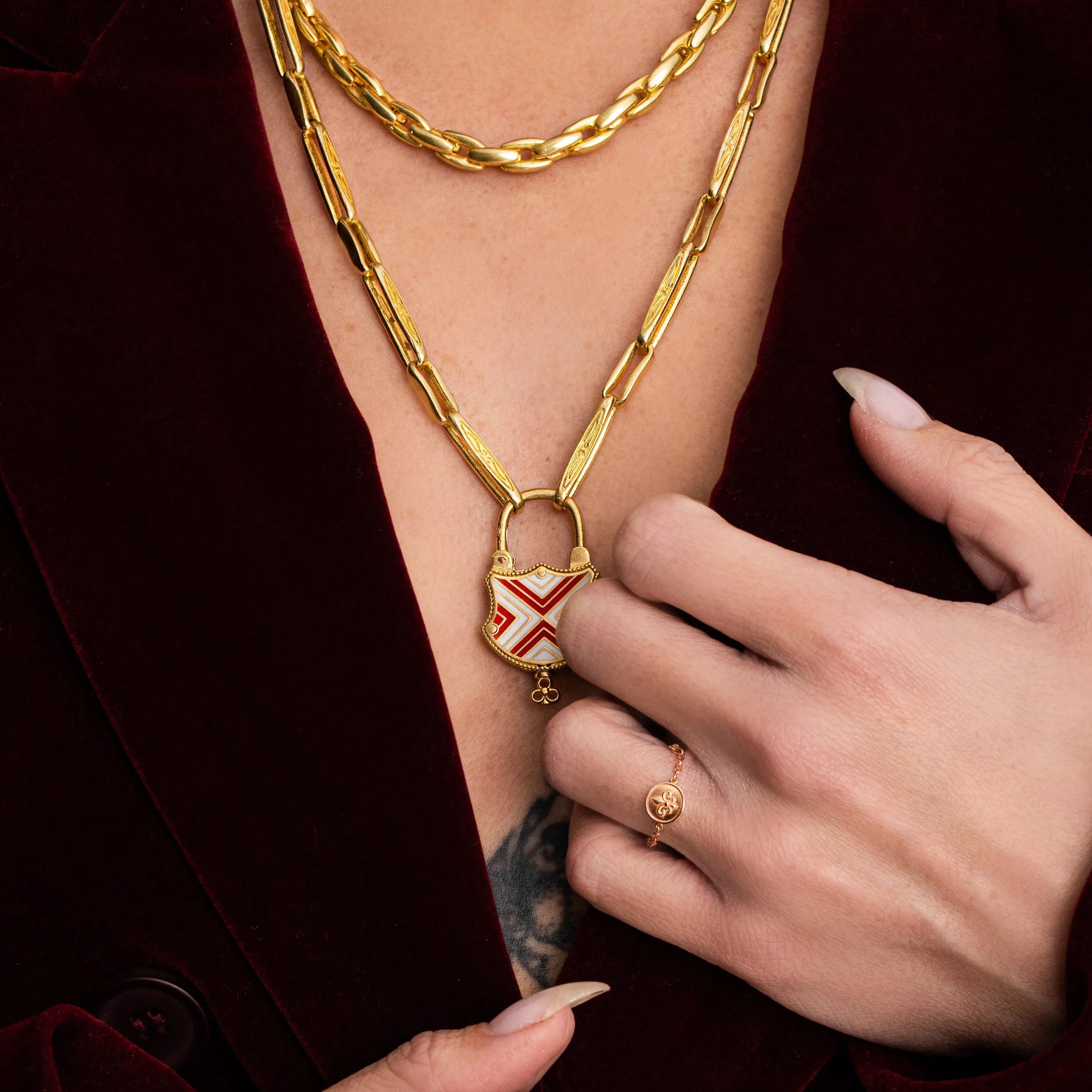 Motif Chain Rings