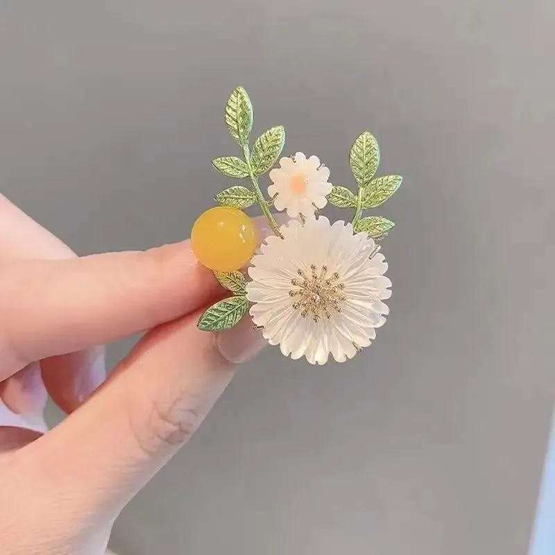 Nadine Daisy Enamel & Shell Brooch