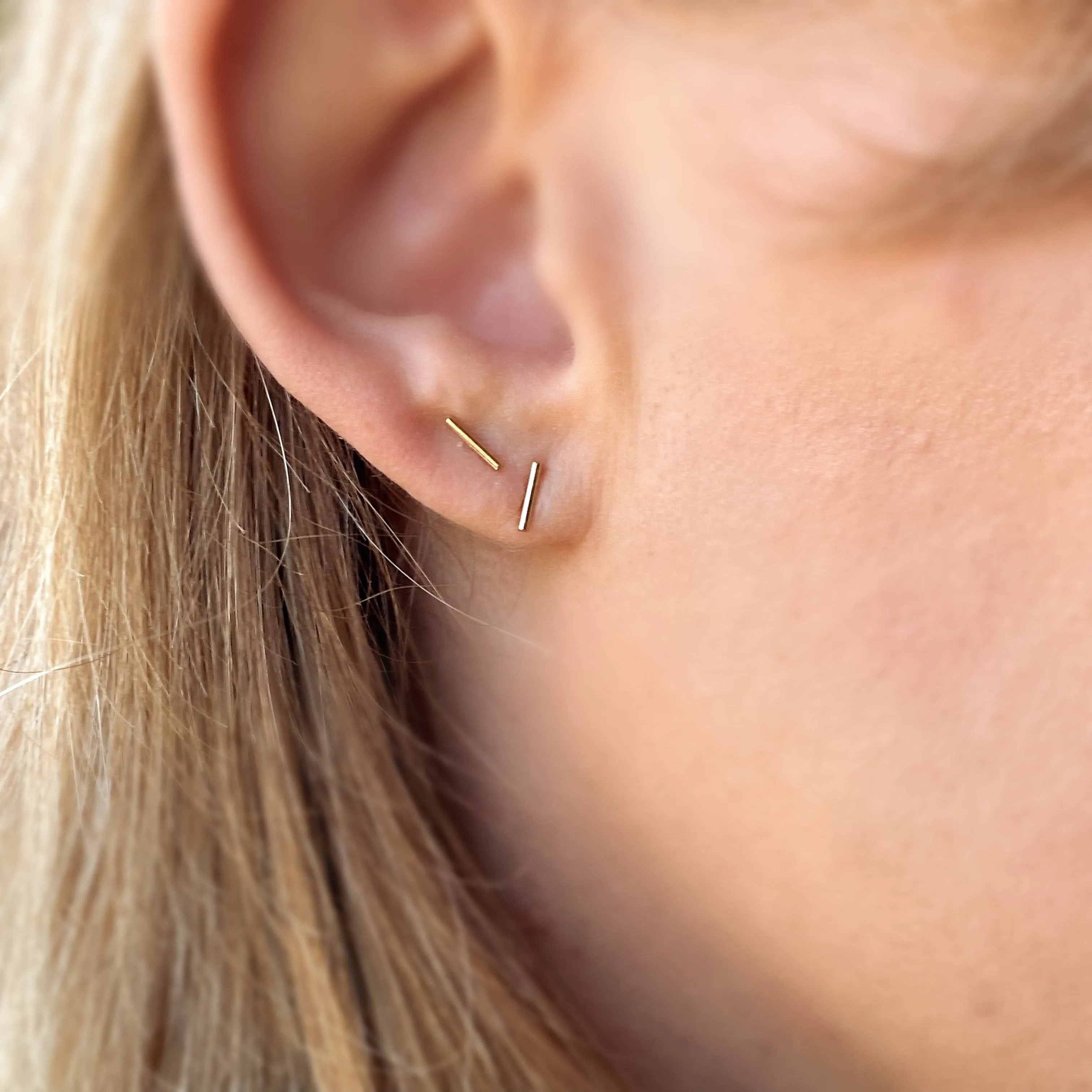 Petite Bar Studs