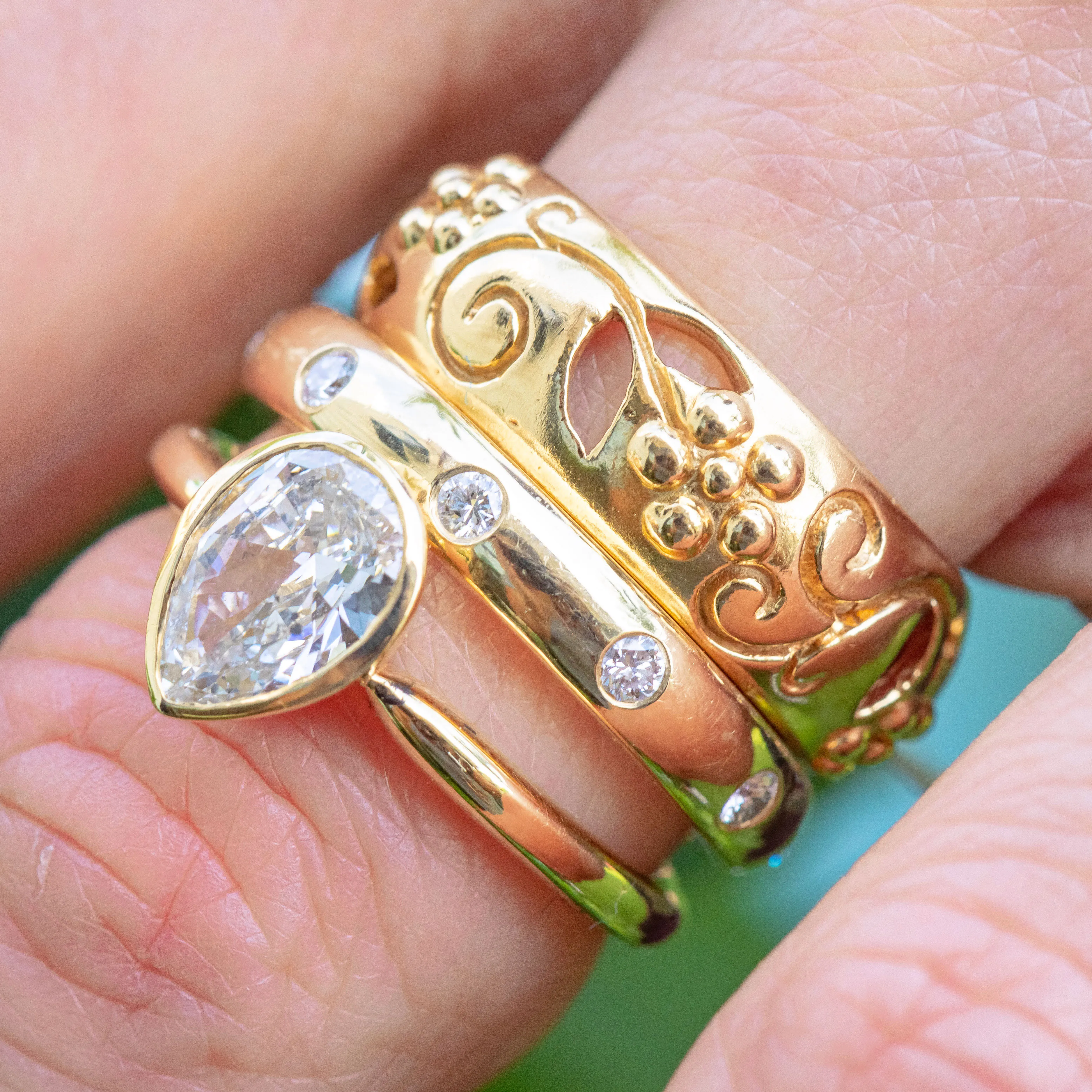 Round Diamond Station Ring