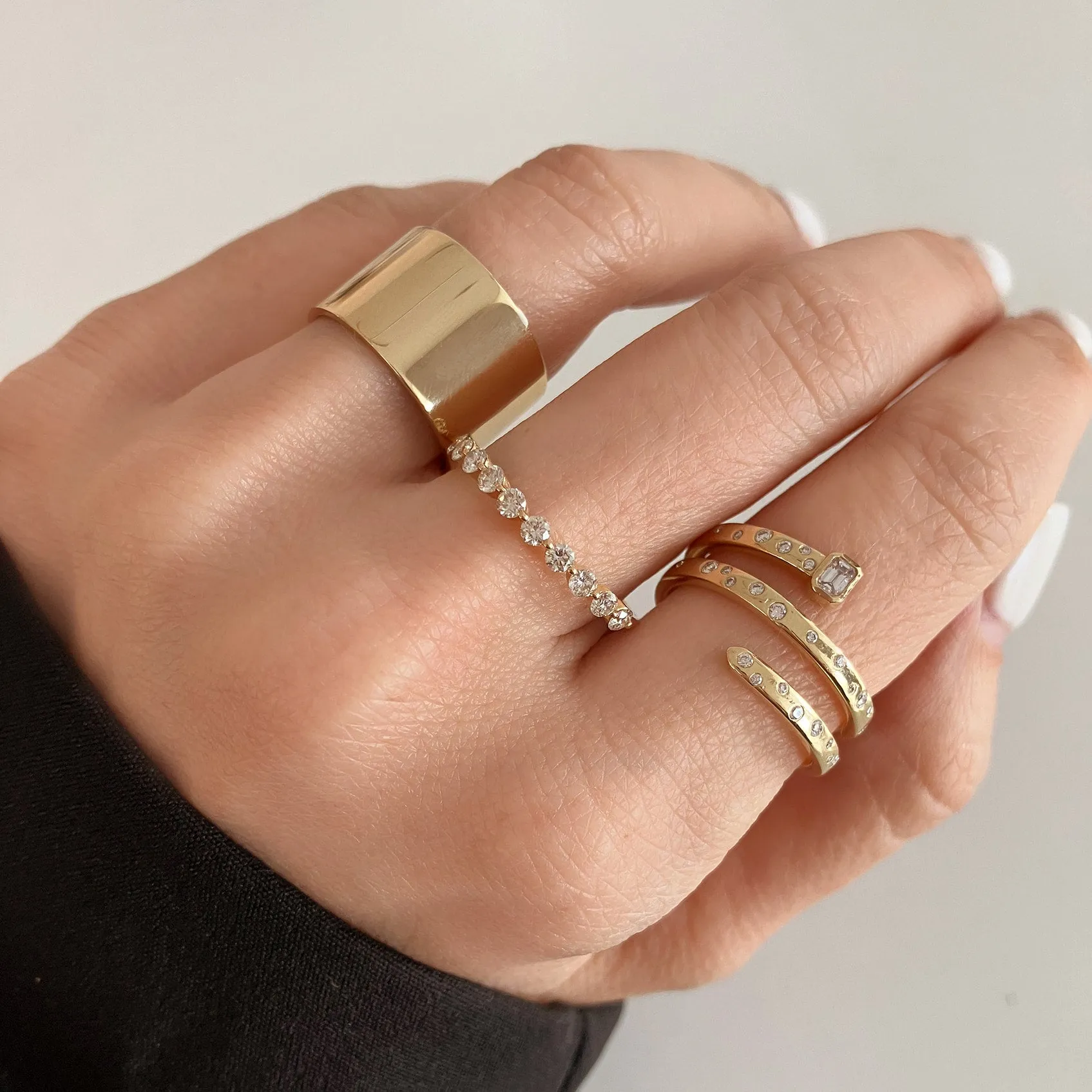 Round Diamonds Ring
