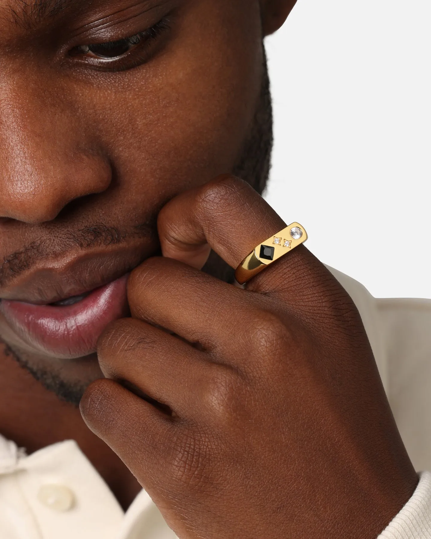 Saint Morta Iced Stars Signet Ring Gold