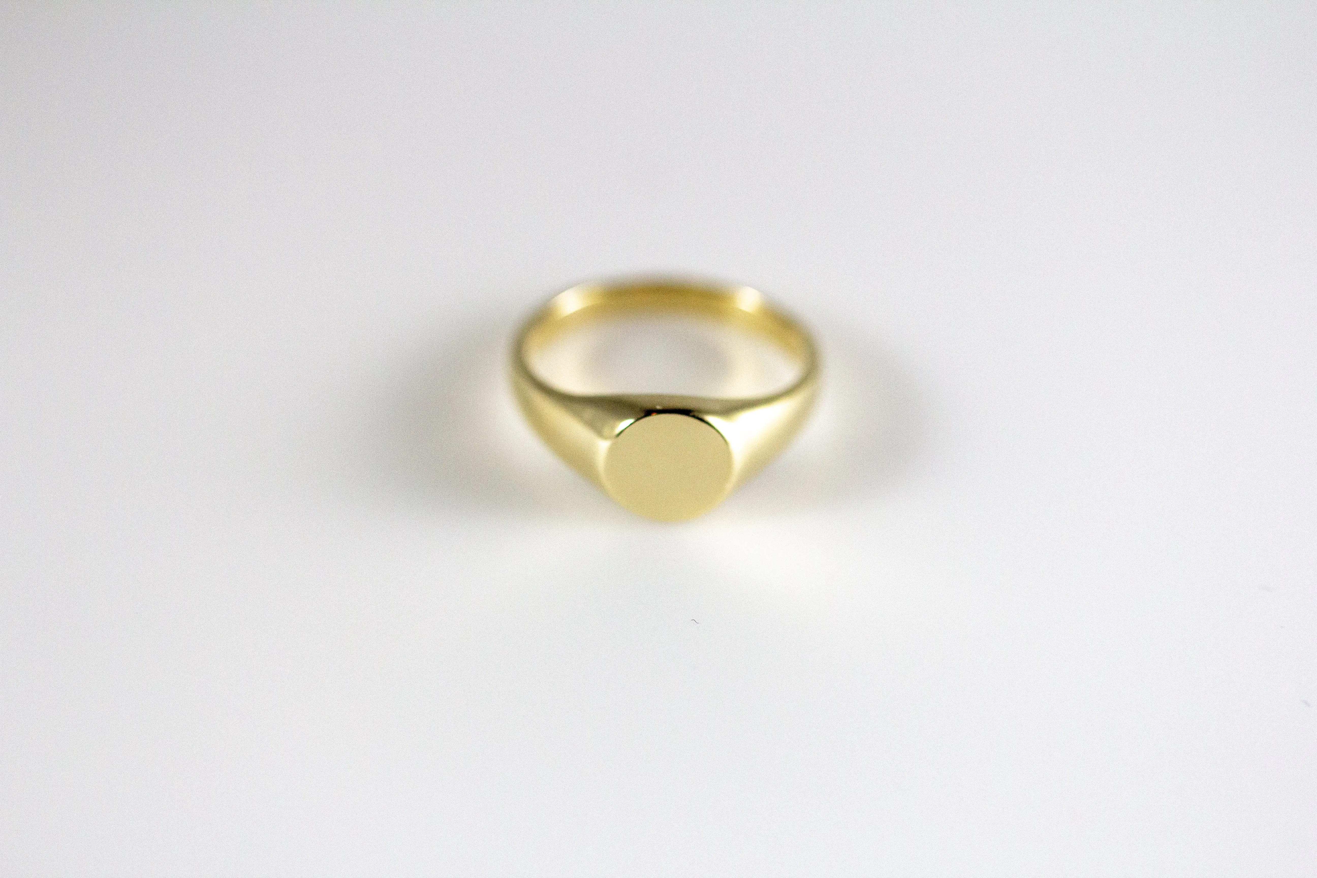 SIGNET: REFLECTION - round (s)