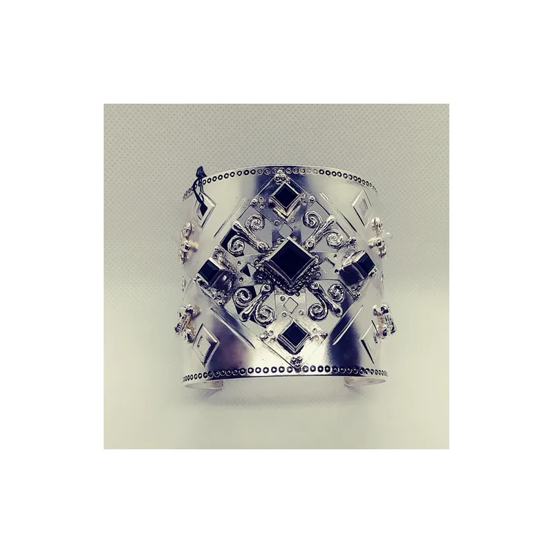 The Paloma Cross Cuff (C:TPC-bs-sq2-a2)