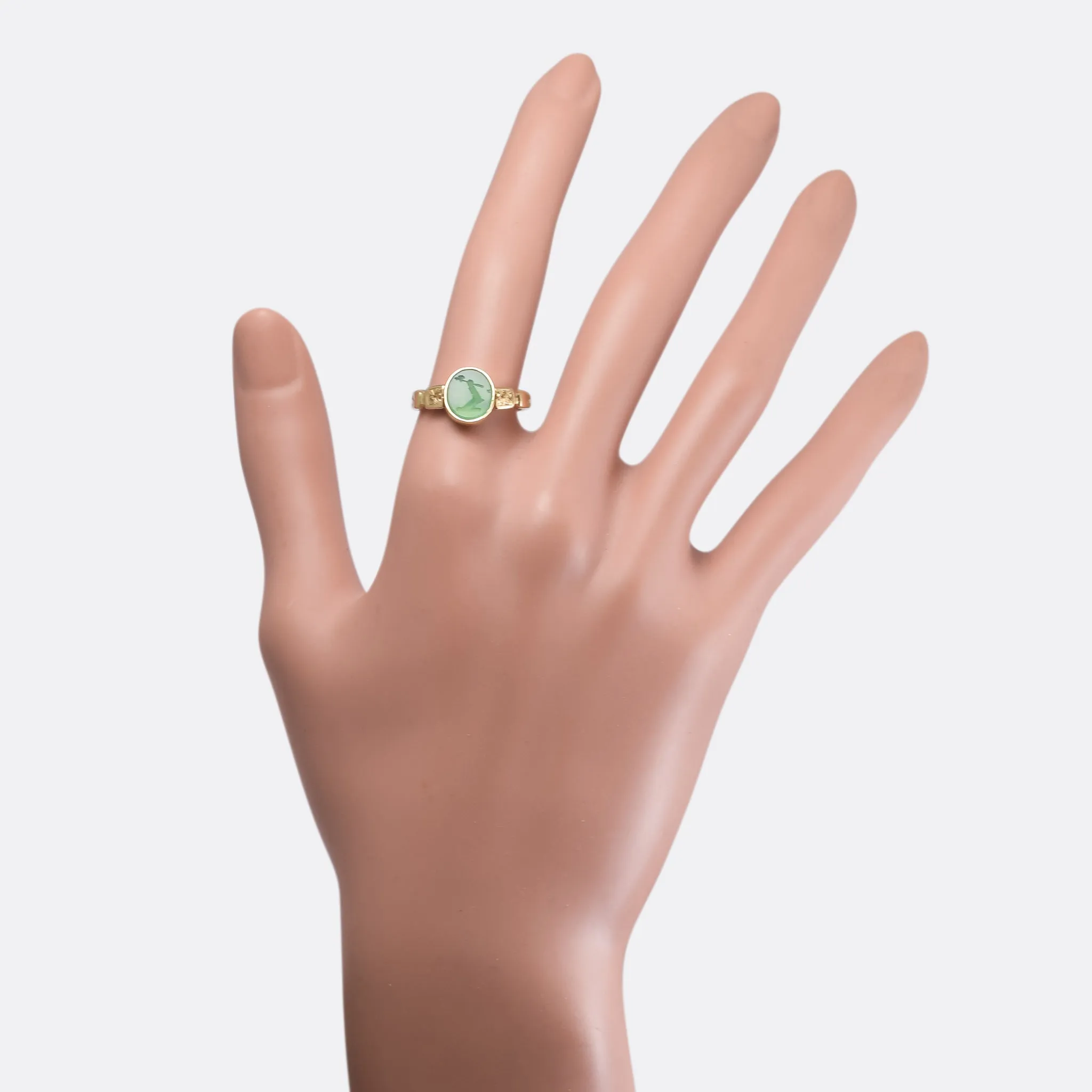 Victorian Green Agate Heraldic Signet Ring
